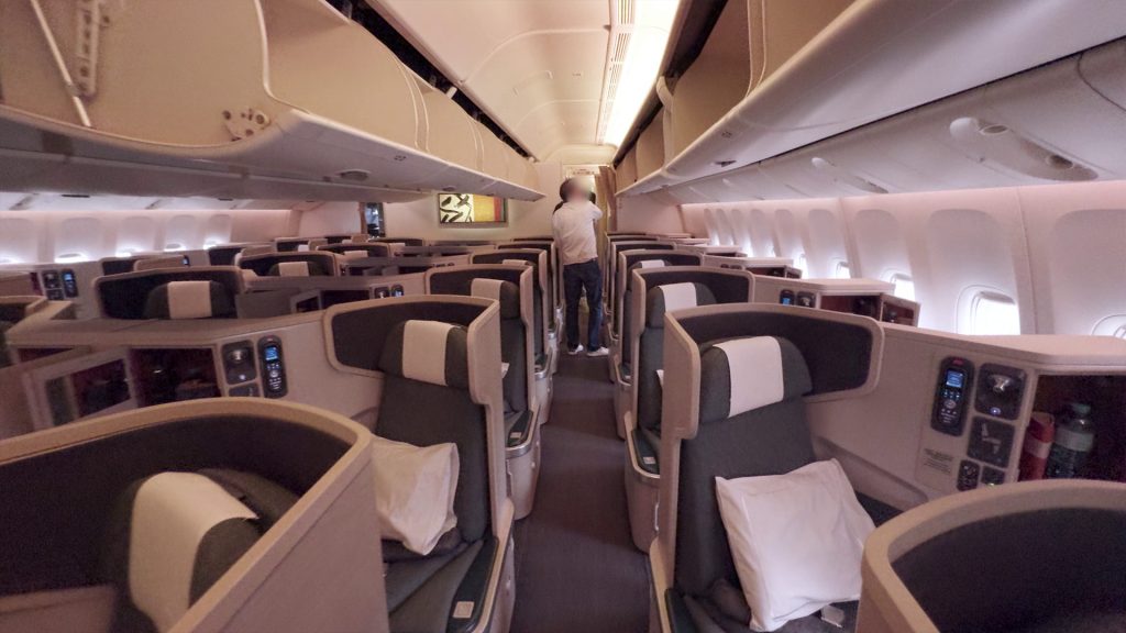 Cathay Pacific 777-300ER interior