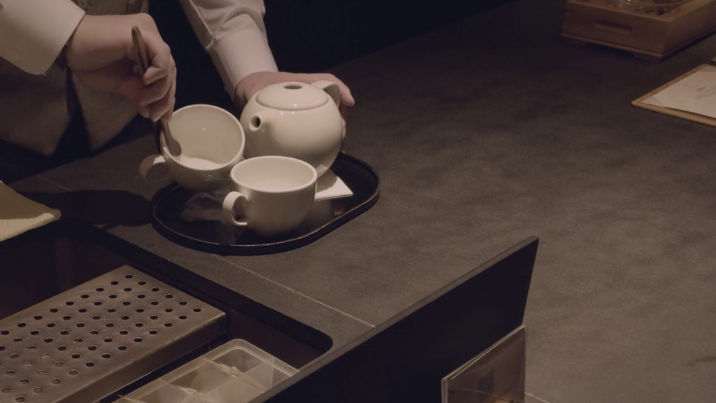 Hong Kong International Airport Terminal 1 Cathay Pacific The Pier Business Class tea bar preparation